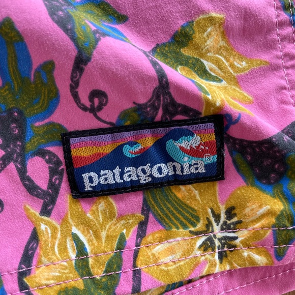 Patagonia Wavefarer Hybrid Shorts - Picture 2 of 6